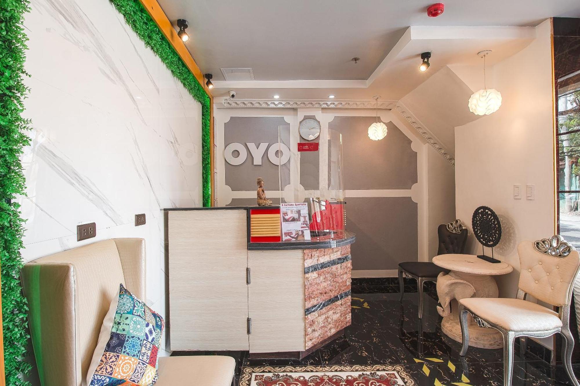 Oyo 685 K Fortune Apartelle マクタン エクステリア 写真